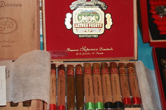 arturo-fuente-holiday-collection.jpg